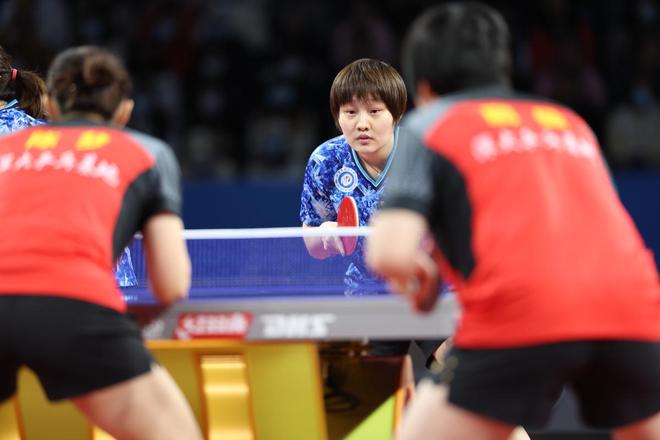 足球国足替补席贡献大，两人替补破门