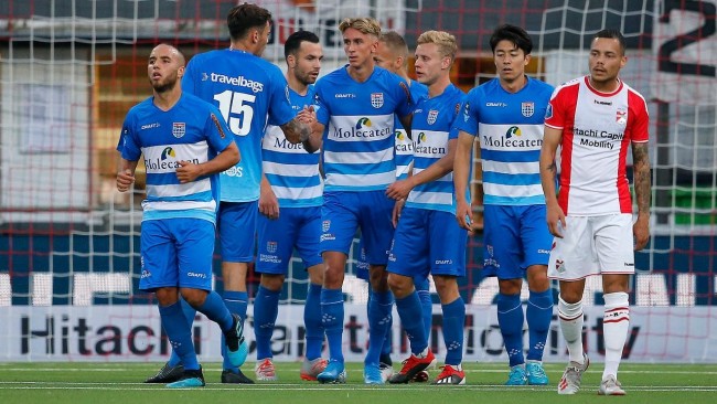 仅在球场的 仅在球场的