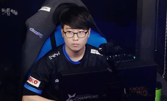 但由于中场 但由于中场